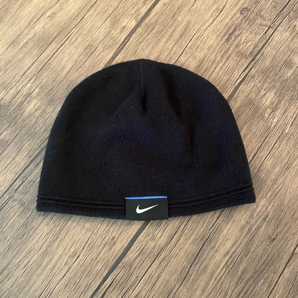 Men’s Nike Timberwolves Vintage Reversible Winter Stocking Hat Blue & Black - Picture 2 of 4